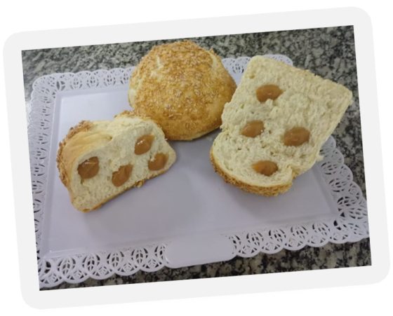 Pão de coco com doce de leite